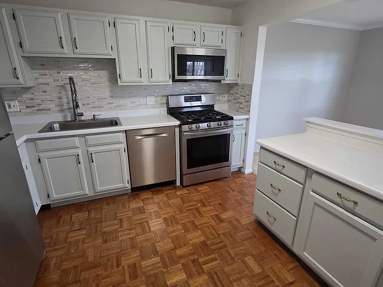 311 Glasgow Ln #Z2 — Photo 11