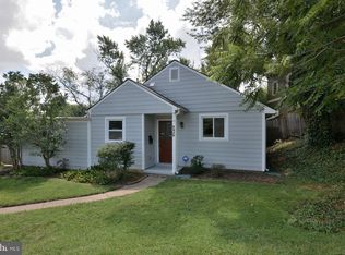 6426 27th St N, Arlington, VA 22207