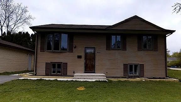 2nd image of 7664 Catalpa Ave