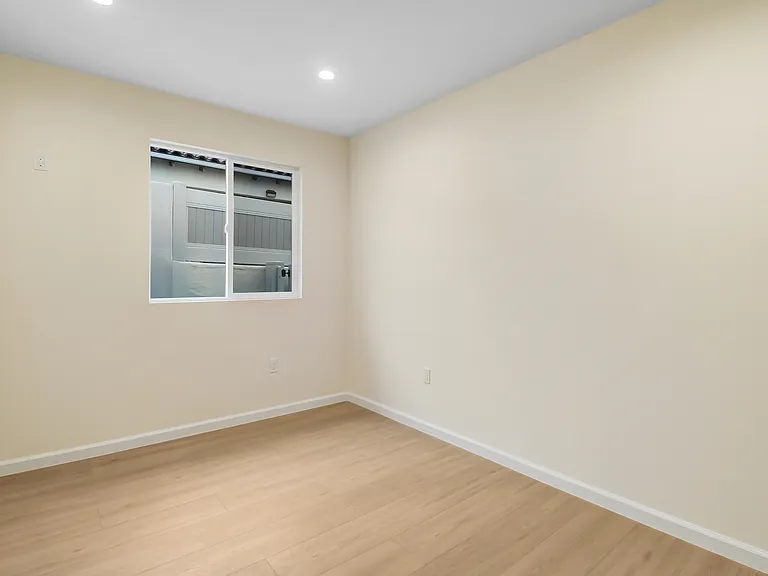 1011 E Angeleno Ave — Photo 12