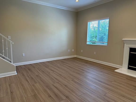 4th image of 22651 Del Valle St APT 2