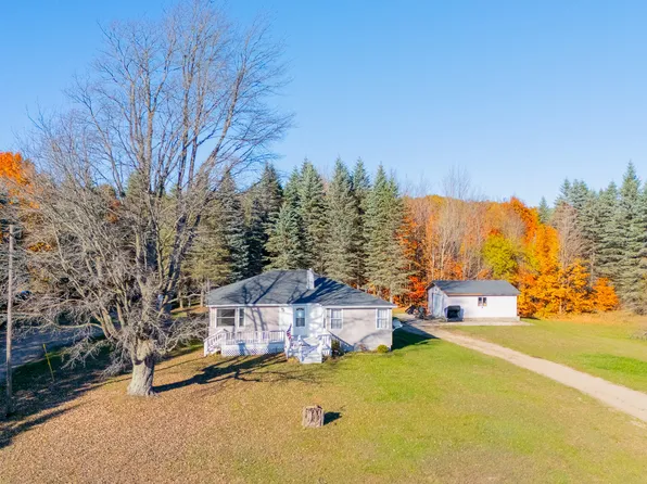 2703 E Moorestown Rd, Lake City, MI 49651