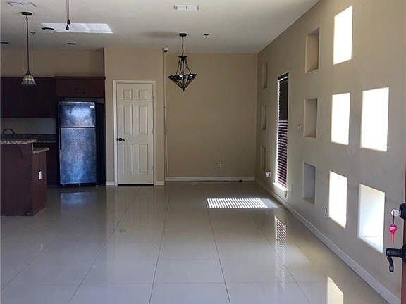 2nd image of 1217 E Daffodil APT A