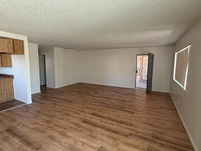 1341 Barstow Rd #D — Photo 8