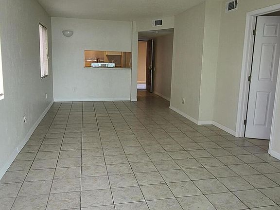 4th image of 415 N Halifax Ave APT 113
