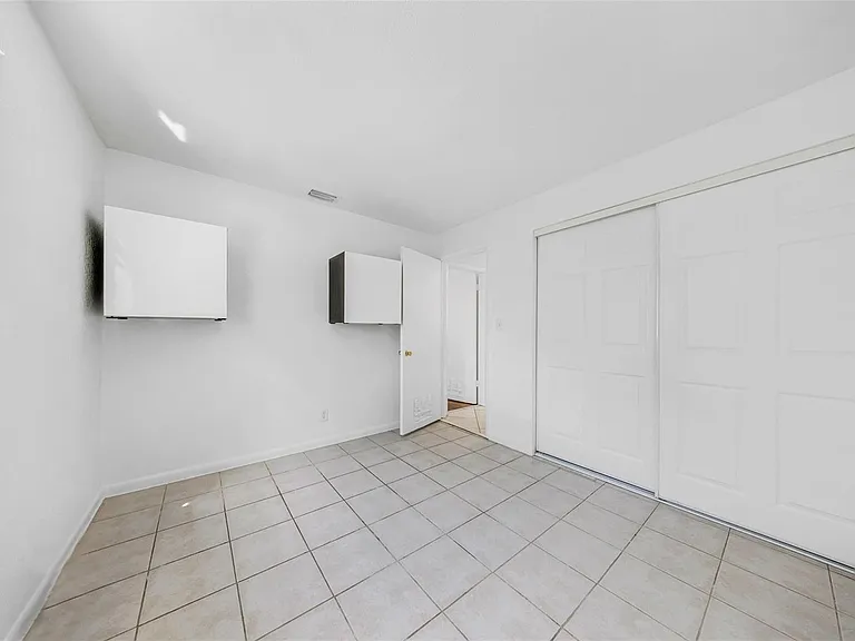 5921 NE 1st Ave — Photo 25