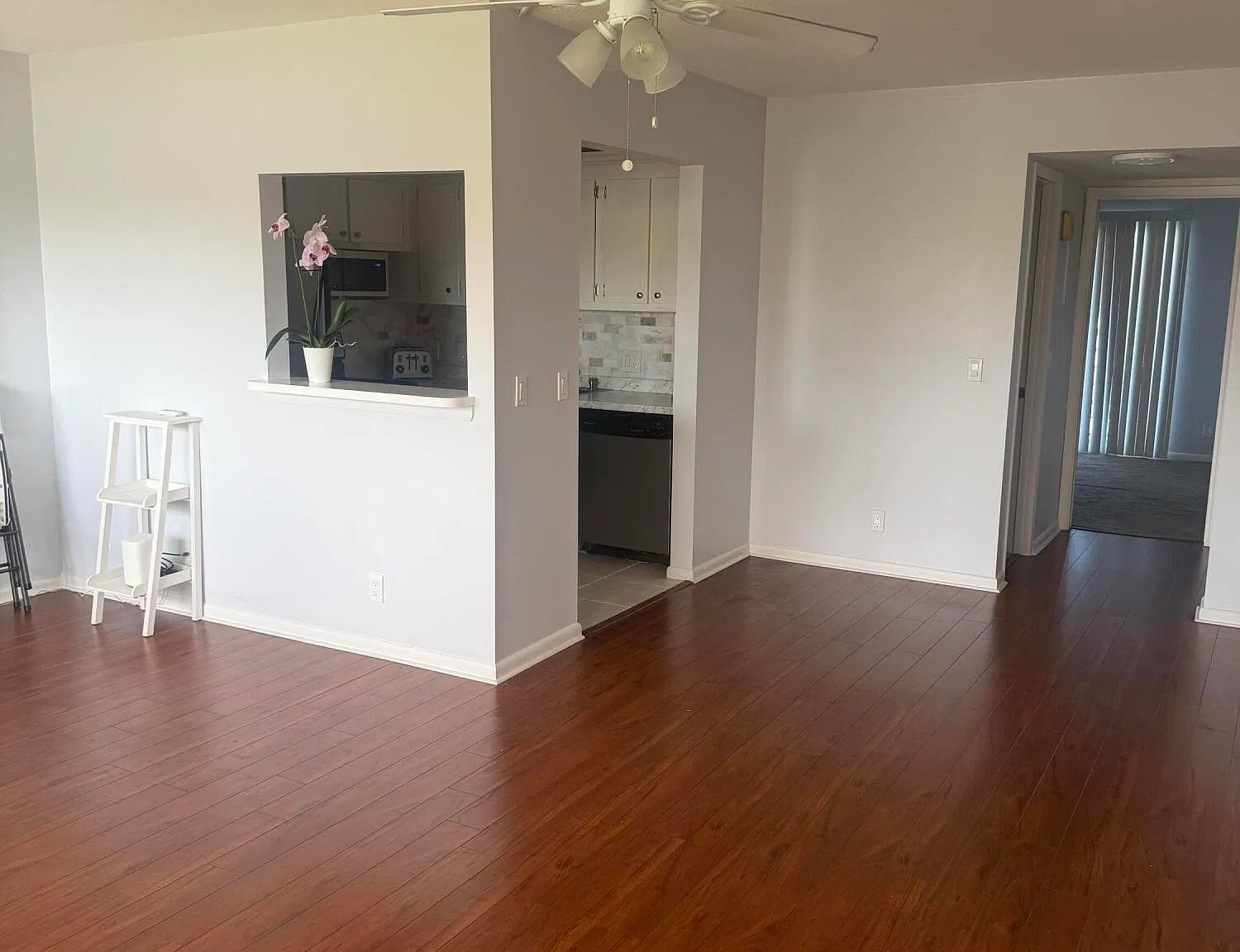 1 bed, 1.5 bath, 720 sqft, $1,390 — Photo 2
