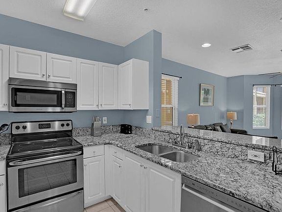 4th image of 5045 Fairways Cir