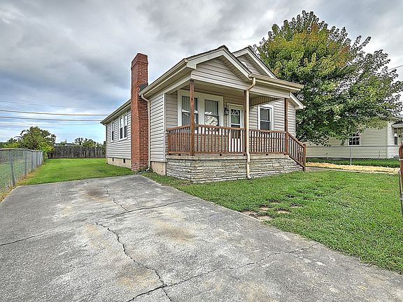 3rd image of 814 Poplar St