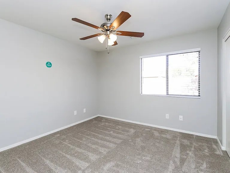 10602 W Rosewood Dr — Photo 9
