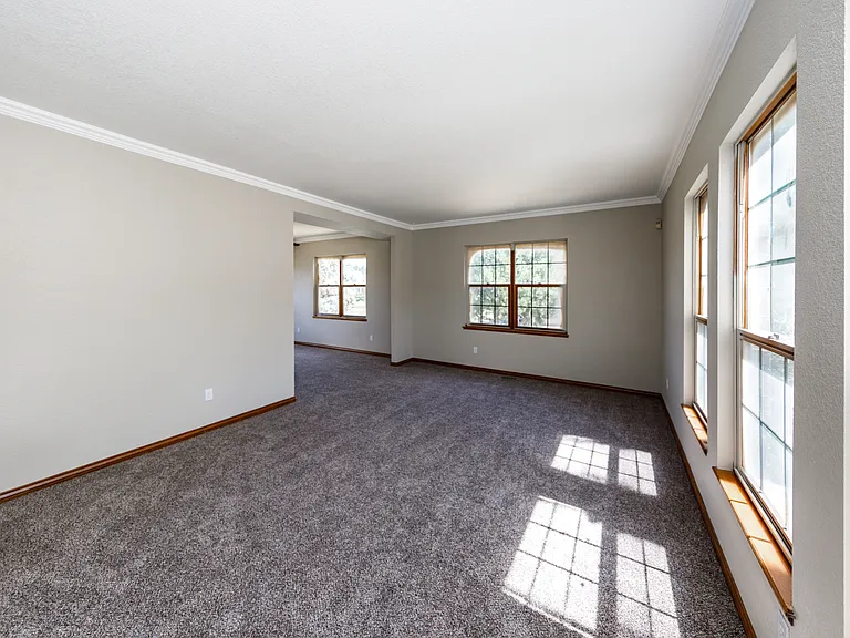 15210 Steinbeck Ln — Photo 10
