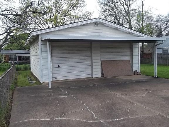 3rd image of 2805 Ash Park Dr