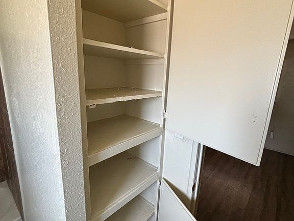 4th image of 1443 N Wall Ave