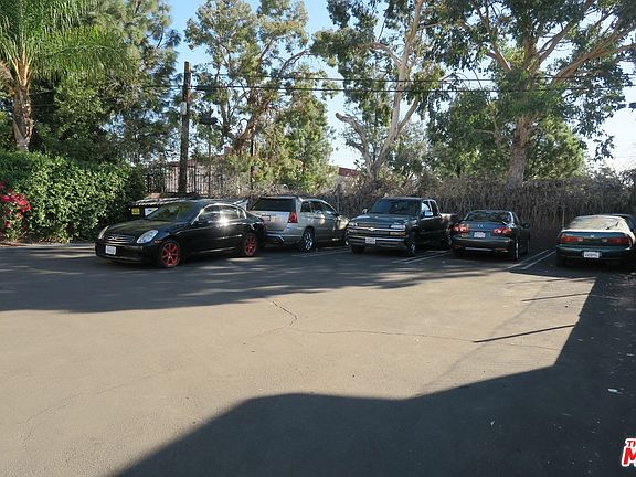 5th image of 6058 Hazelhurst Pl