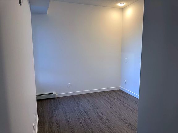 4th image of 3932 University Ave NW #605