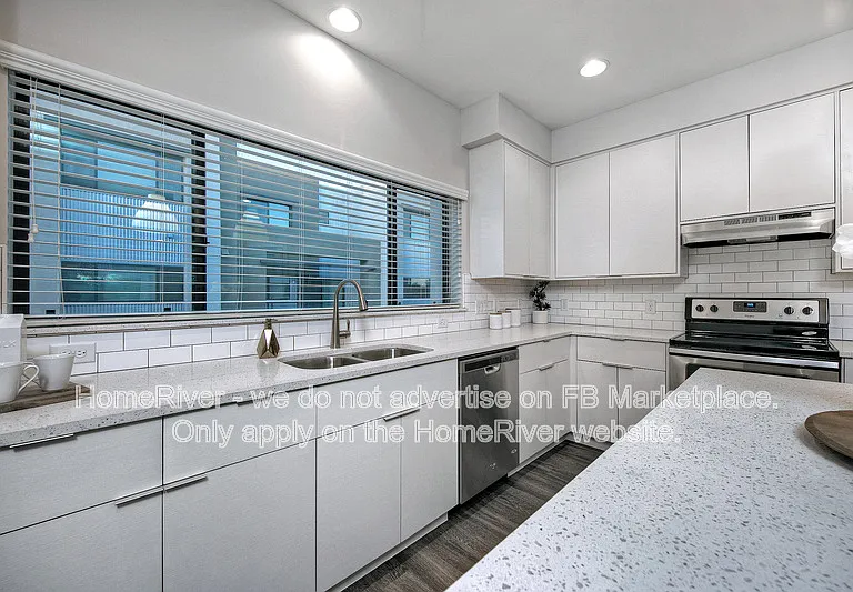1000 W 5th St #1014 — Photo 2
