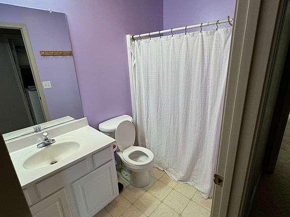 4th image of 303 Waterford Estates Dr