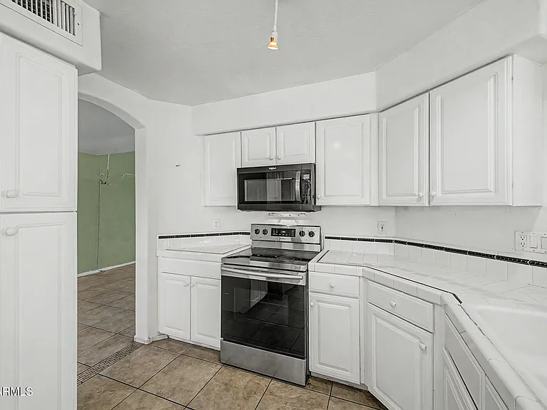 13166 W Cypress St — Photo 16