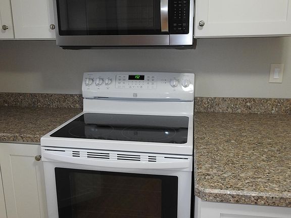 New microwave & stove/oven