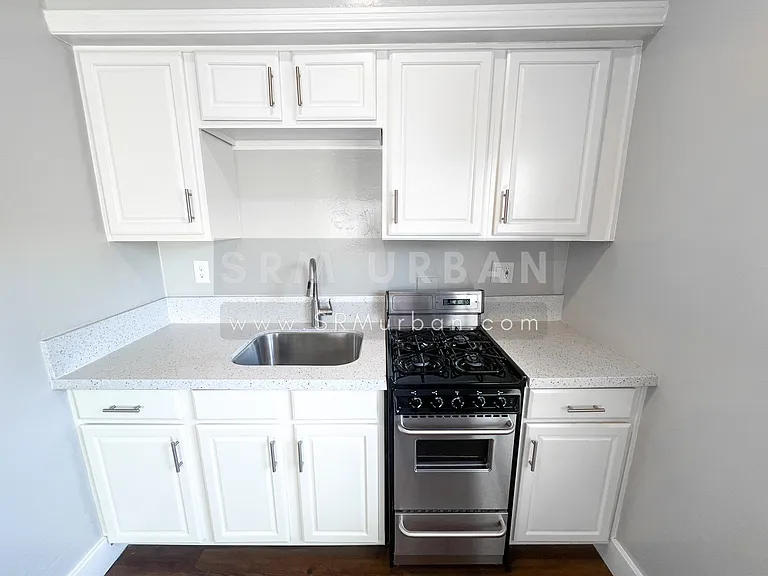 1758 6th Ave #9 — Photo 2