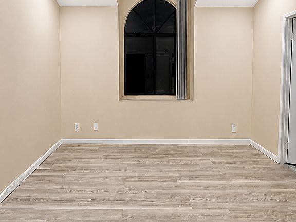 3rd image of 318 S Helena St APT 113