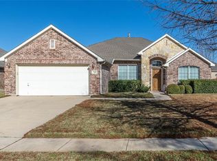 740 Catalpa Rd, Saginaw, TX 76131