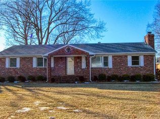 27 Harris Creek Rd, Hampton, VA 23669