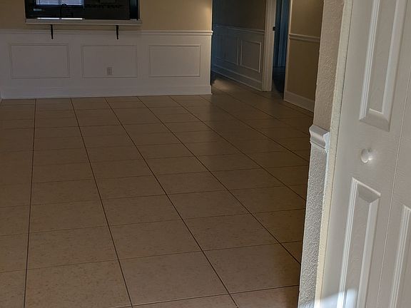 2nd image of 561 SW Sara Blvd