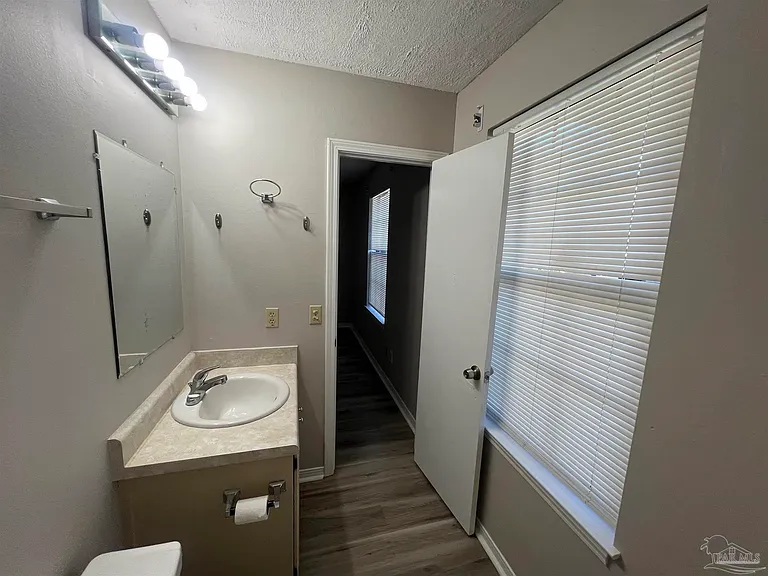 842 Amberway Dr — Photo 23