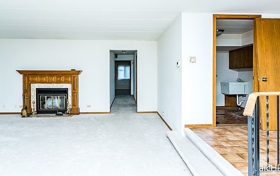 5th image of 213 Lake Dr