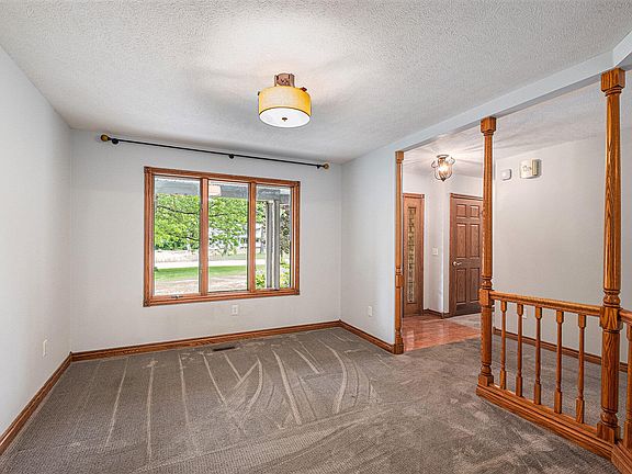 5th image of 12196 White Pine Dr