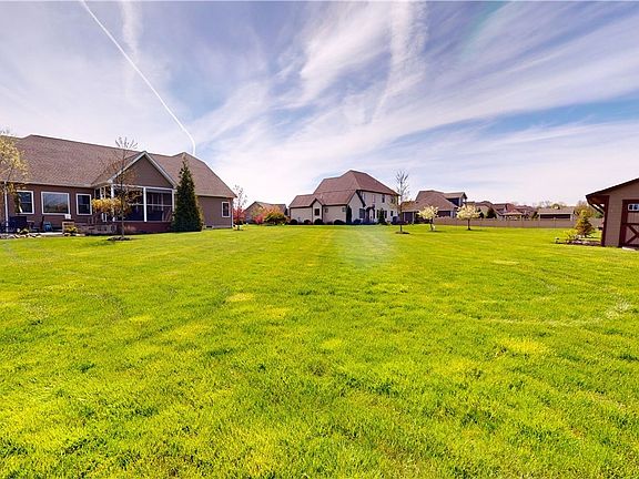 5th image of 6758 Deer Tail Dr