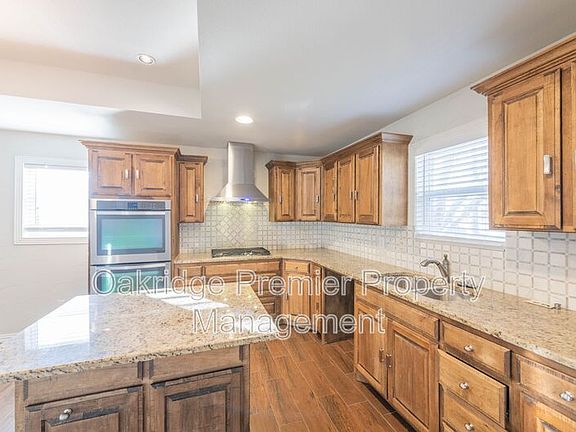 3rd image of 8608 Gibbs Dr
