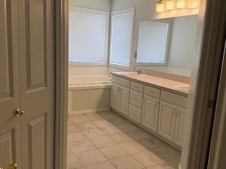 1311 Keystone Loop NE — Photo 29