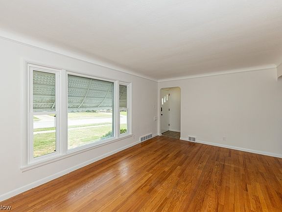 4th image of 4521 Shirley Dr