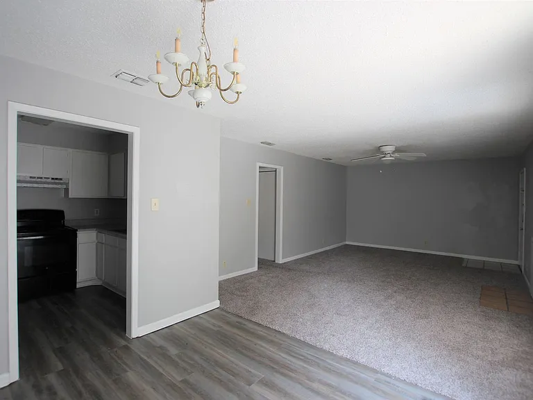 Wyndham Hill Apartments conveniently located in Southeast Tyler — Photo 5