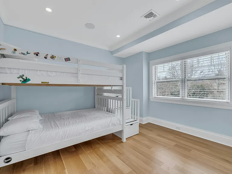 165 Marine Pl — Photo 21