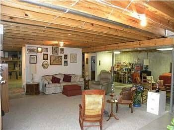 2nd image of 225 Elliott Ct