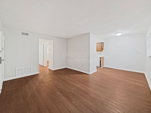 3rd image of 3105 Fordhaven Rd #2