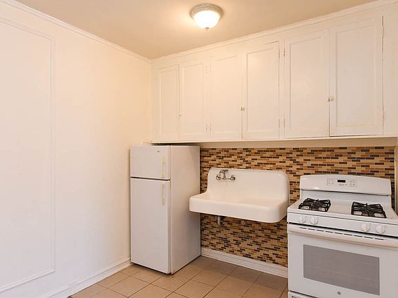 4th image of 1211 W Elmdale #J3