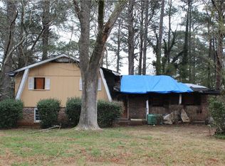 366 Greenwood Dr NW, Lilburn, GA 30047