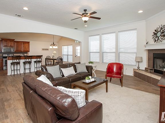 3rd image of 6009 San Saba St