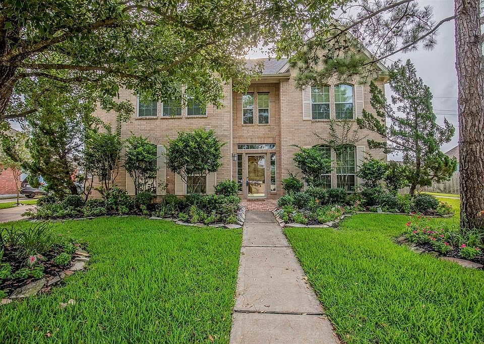 1st image of 2615 Falcon Knoll Ln