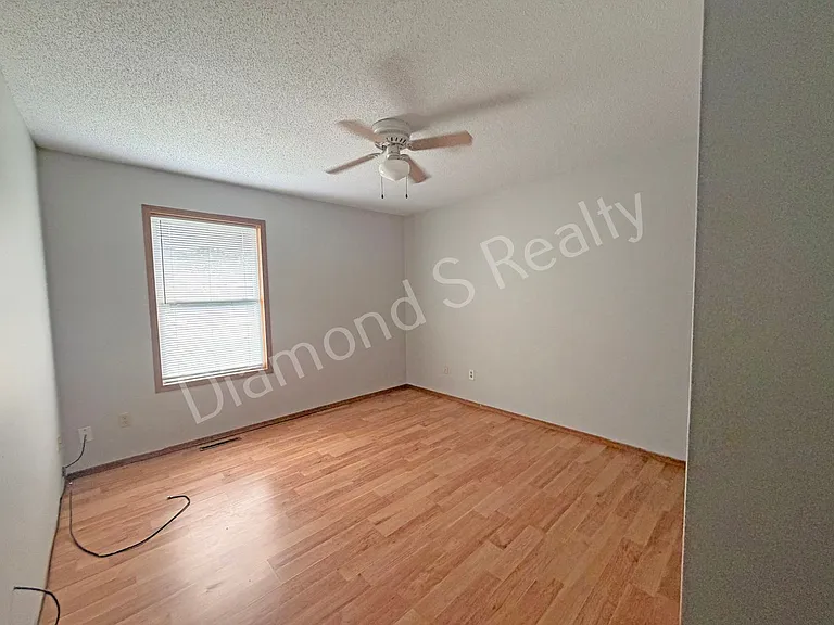 1499 W Rainey Fourplex — Photo 12