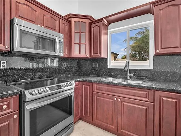 15715 SW 76th Ter — Photo 14