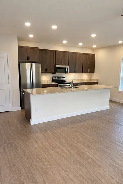 3 bed, 1340 sqft, $1,700 — Photo 2