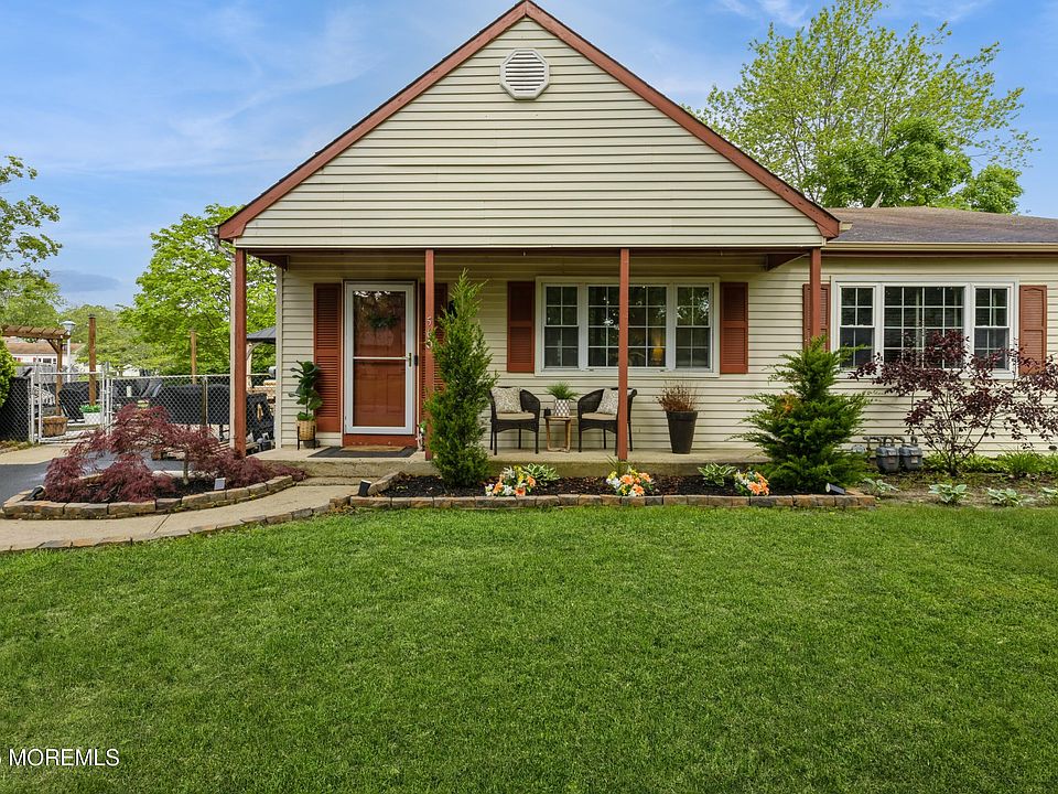 1st image of 560 Innkeeper Ln