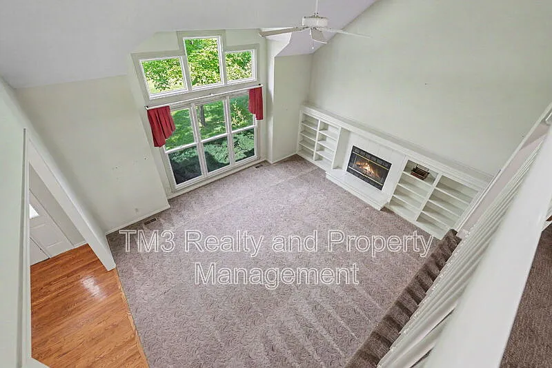 3 bed, 2.5 bath, 2943 sqft, $2,700 — Photo 4