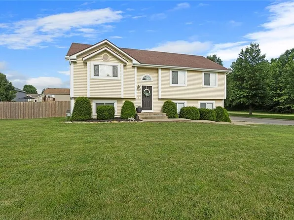 11427 N Stark Ave, Kansas City, MO 64157