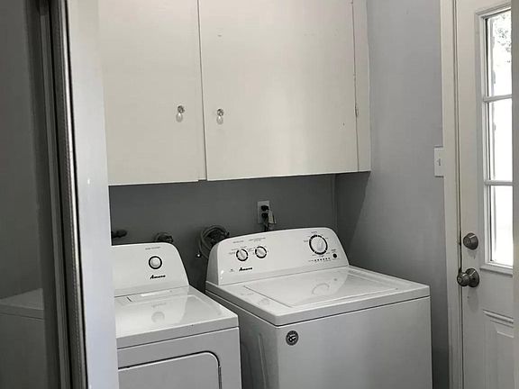 4th image of 2037 E Catalpa St